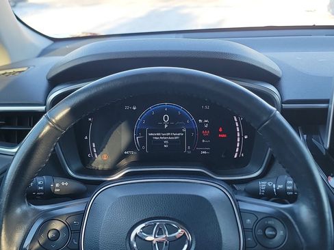 Used 2023 Toyota Corolla Cross XLE image 15