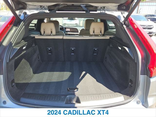 Used 2024 Cadillac XT4 Luxury w/ Cold Weather Package FWD image 24