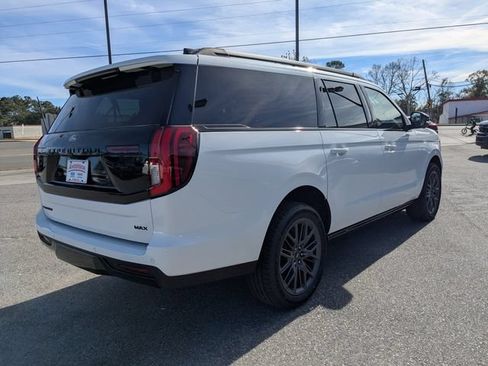 New 2025 Ford Expedition Max Platinum w/ Stealth Performance Package AWD/4WD image 4