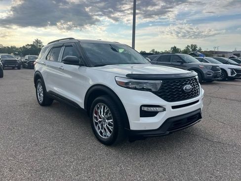Certified 2024 Ford Explorer ST w/ Equipment Group 401A AWD/4WD image 3