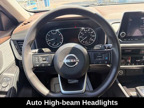 Used 2023 Nissan Rogue SV AWD/4WD image 18