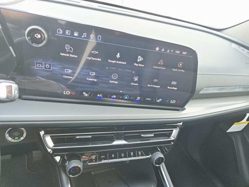 New 2027 Chevrolet Traverse LT w/ Midnight/Sport Edition FWD image 23