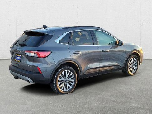 Certified 2022 Ford Escape Titanium w/ Class II Trailer Tow Package image 3