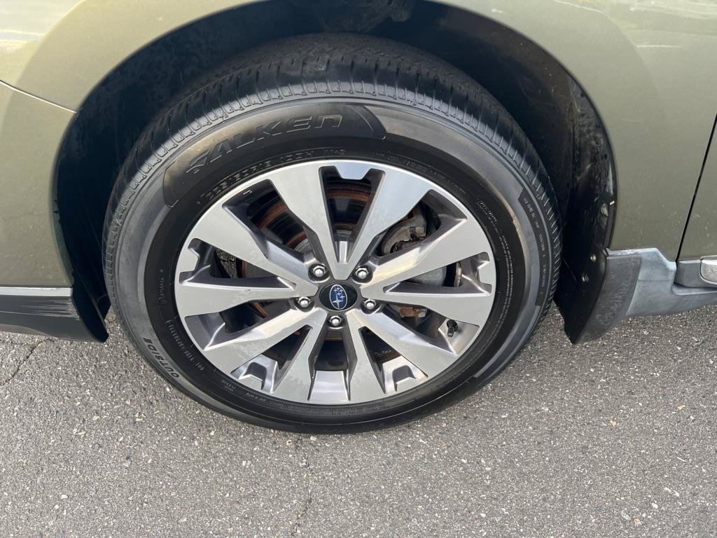 Used 2017 Subaru Outback 3.6R Touring AWD/4WD image 7