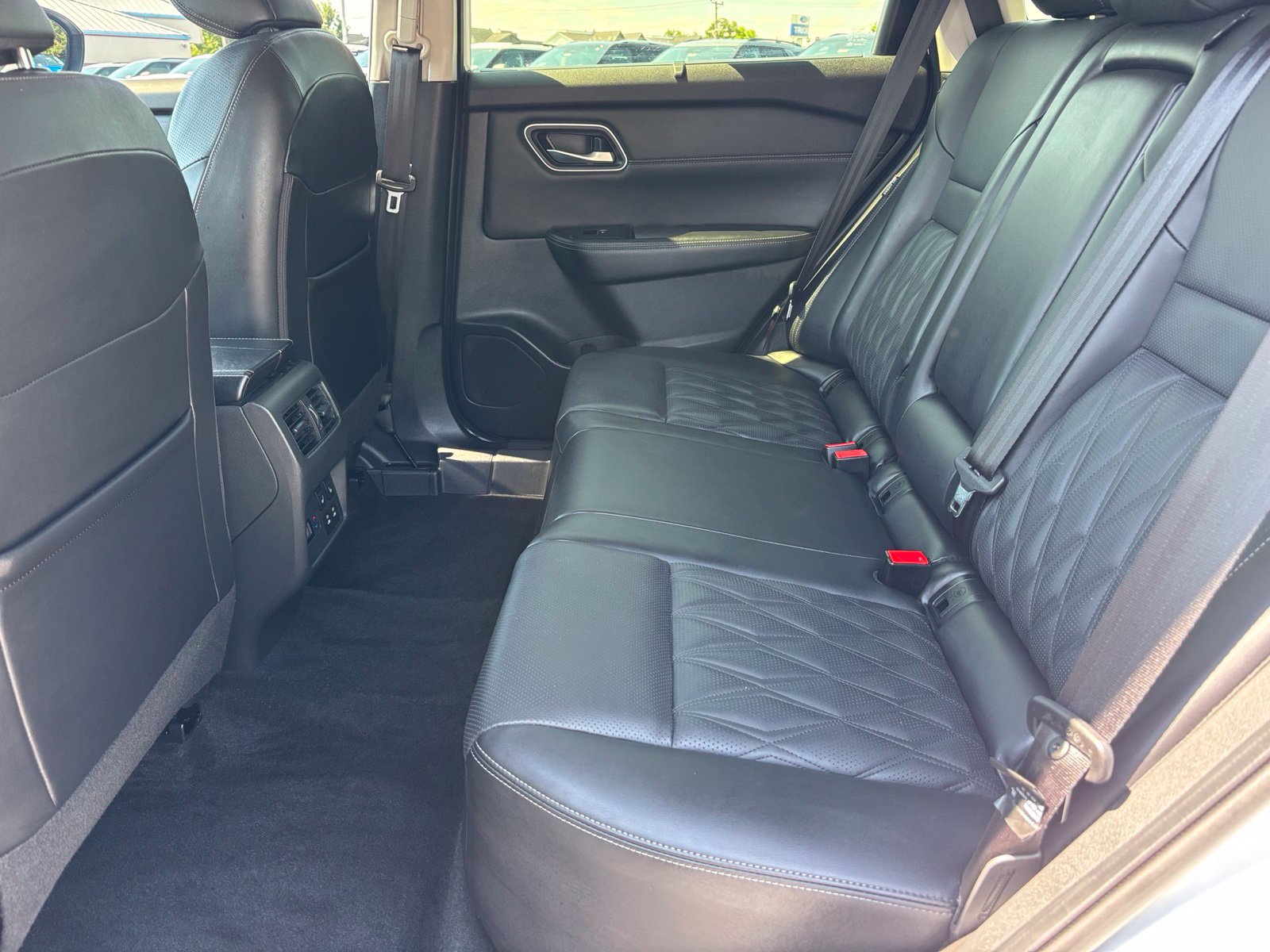 Used 2024 Nissan Rogue Platinum w/ Platinum Premium Package FWD image 16