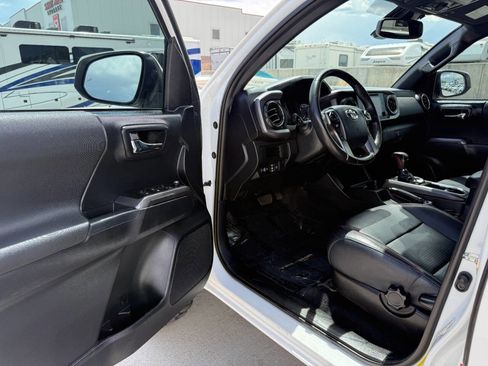 Used 2018 Toyota Tacoma TRD Pro AWD/4WD image 23