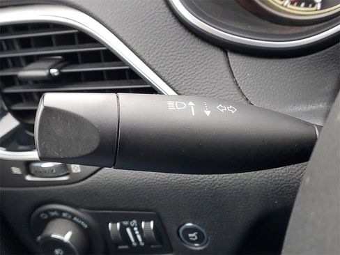 Used 2022 Jeep Cherokee Limited image 21