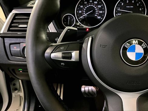 Used 2018 BMW 330i xDrive Sedan w/ M Sport Package image 23