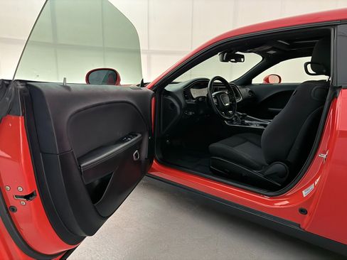 Used 2017 Dodge Challenger R/T w/ Blacktop Package image 17