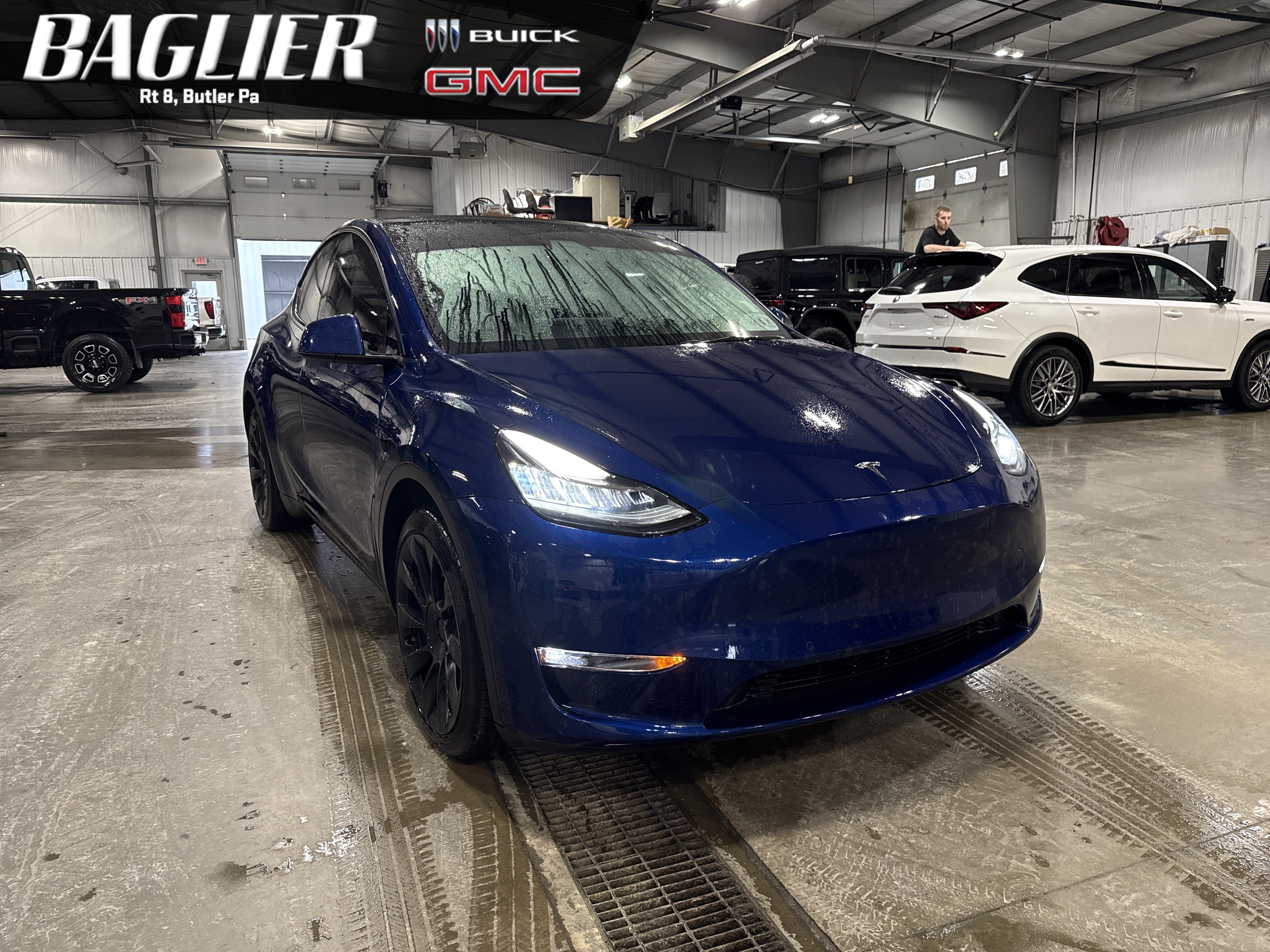 Used 2021 Tesla Model Y Long Range AWD/4WD image 1