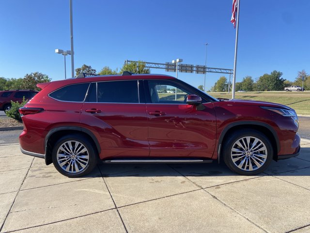 Used 2021 Toyota Highlander Platinum AWD/4WD image 13