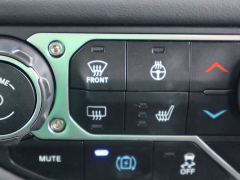 Used 2025 Jeep Wrangler Unlimited Sahara w/ Safety Group AWD/4WD image 23