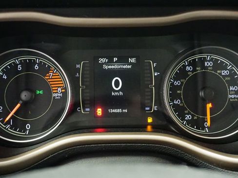 Used 2017 Jeep Cherokee Latitude w/ Cold Weather Group image 37