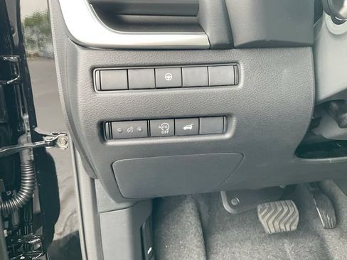New 2026 Nissan Rogue SV w/ Cold Weather Package AWD/4WD image 19