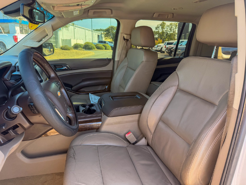 Used 2016 Chevrolet Suburban LT RWD image 11