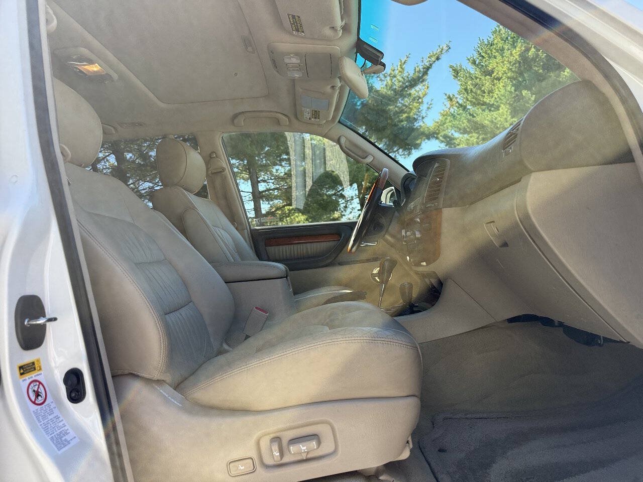 Used 2005 Lexus LX 470 4WD w/ Preferred Accessory Pkg image 58