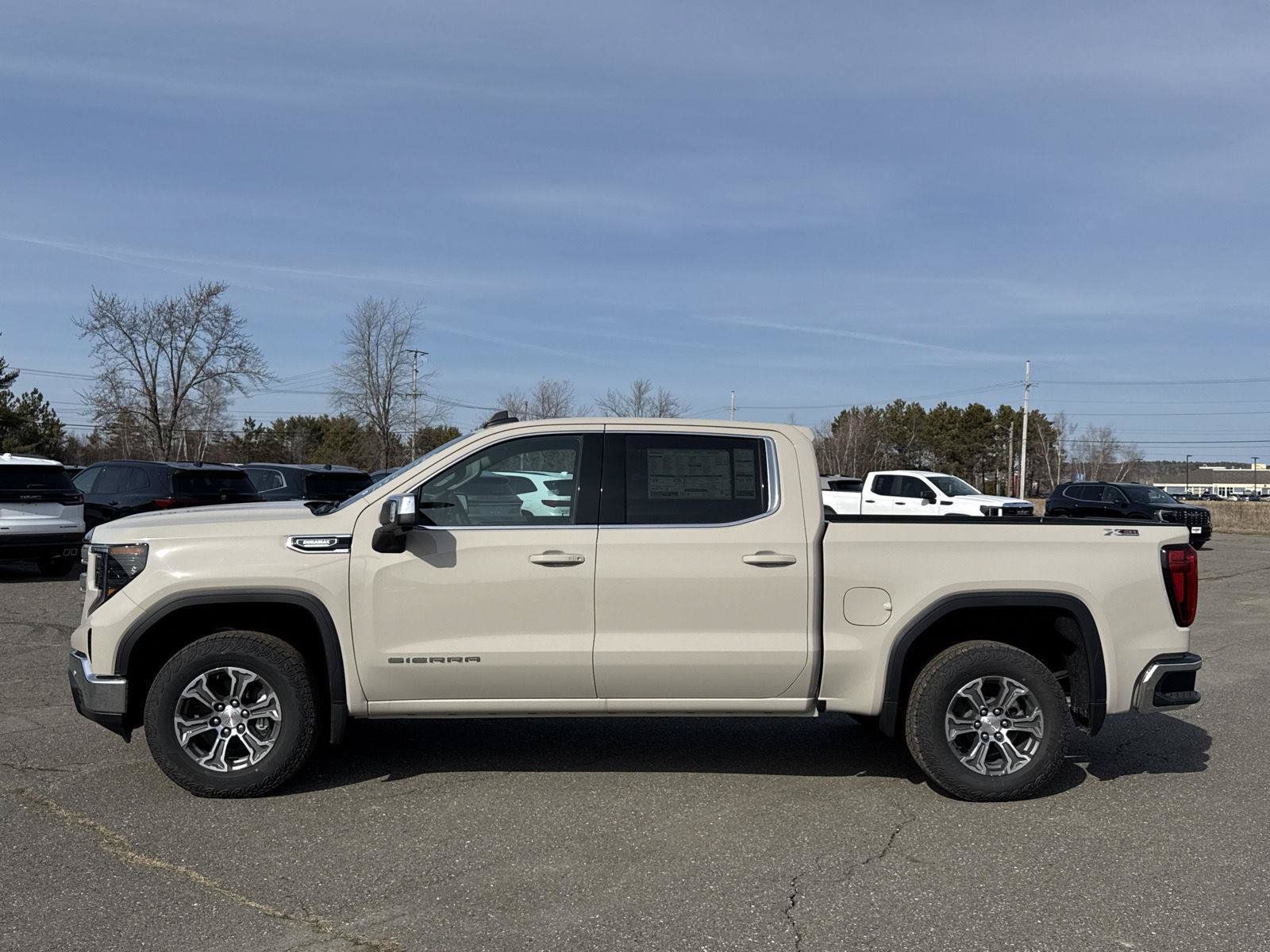 New 2026 GMC Sierra 1500 SLE w/ X31 Off-Road Package AWD/4WD image 4