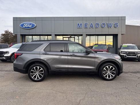 Used 2025 Ford Explorer ST-Line image 7