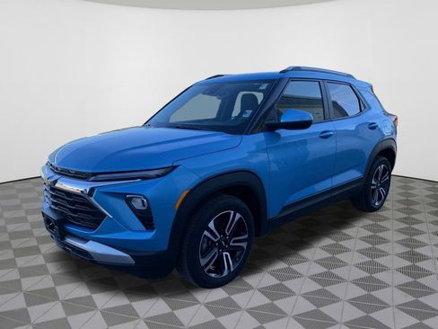 New 2025 Chevrolet TrailBlazer LT w/ Convenience Package FWD image 2