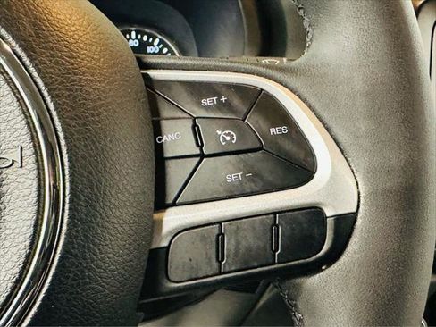 Certified 2021 Jeep Renegade Latitude AWD/4WD image 15