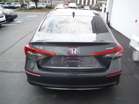 Used 2022 Honda Civic Sport image 8