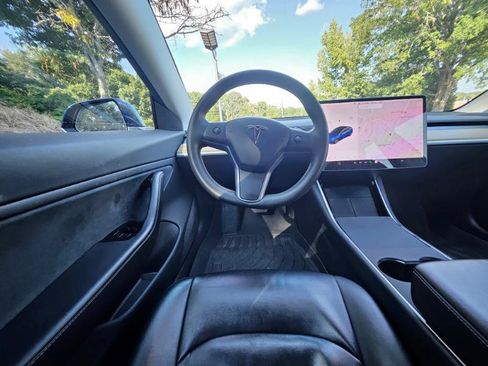 Used 2018 Tesla Model 3 Long Range RWD image 4