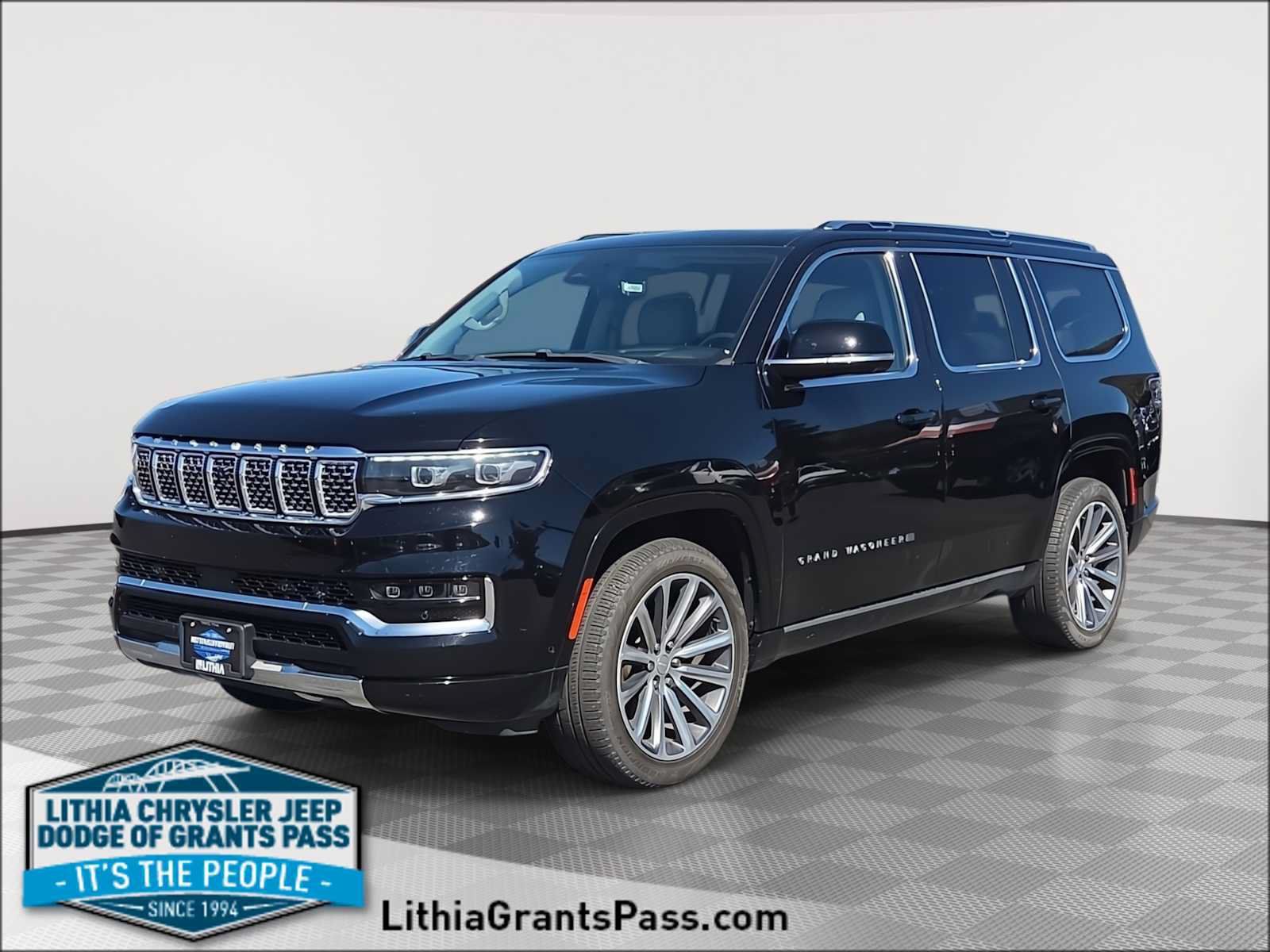Used 2023 Jeep Grand Wagoneer 4WD w/ Convenience Group III image 1
