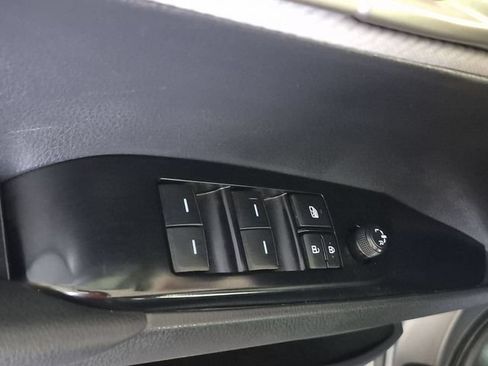 Used 2025 Toyota Camry SE FWD image 15