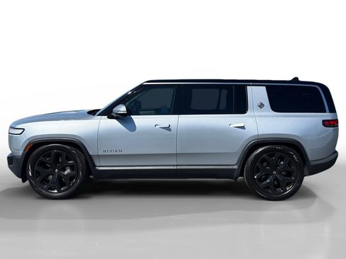 Used 2024 Rivian R1S Adventure AWD/4WD image 2