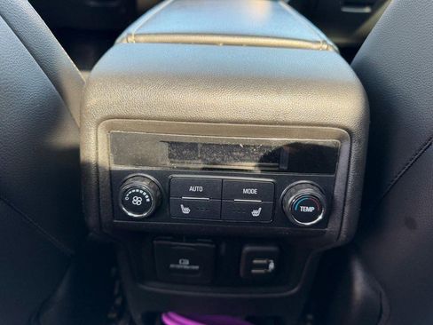 Used 2019 GMC Acadia Denali image 11