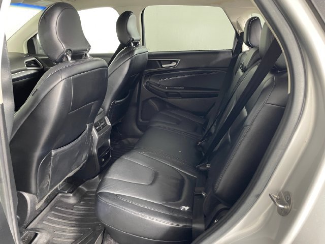 Used 2016 Ford Edge Titanium w/ Technology Package AWD/4WD image 12