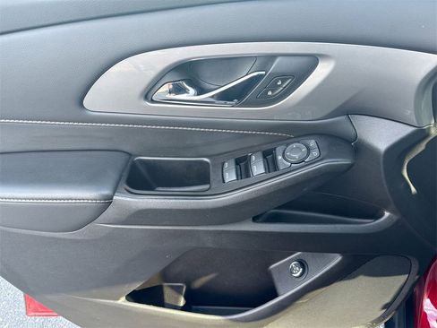 Used 2019 Chevrolet Traverse LT image 15