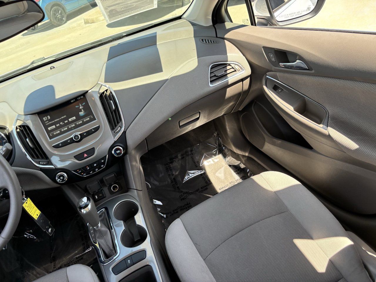 Used 2018 Chevrolet Cruze LT FWD image 14
