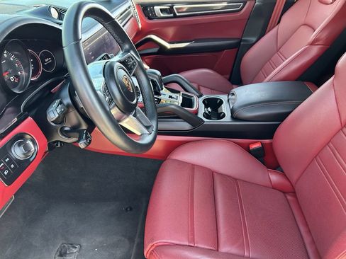 Used 2022 Porsche Cayenne S AWD/4WD image 29