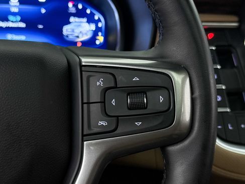 Used 2023 Chevrolet Tahoe Premier AWD/4WD image 39