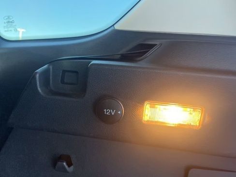 Used 2019 Ford Escape SE image 10