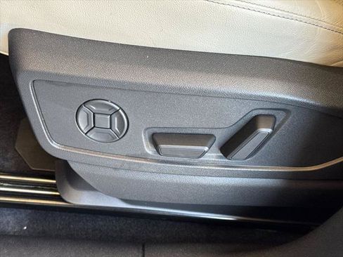 Certified 2025 Audi Q5 Prestige AWD/4WD image 14