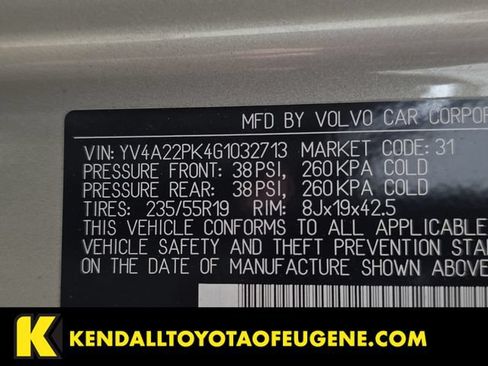 Used 2016 Volvo XC90 T6 Momentum w/ Momentum Plus Package AWD/4WD image 10