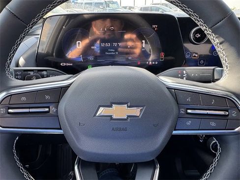 New 2026 Chevrolet Equinox EV LT image 18