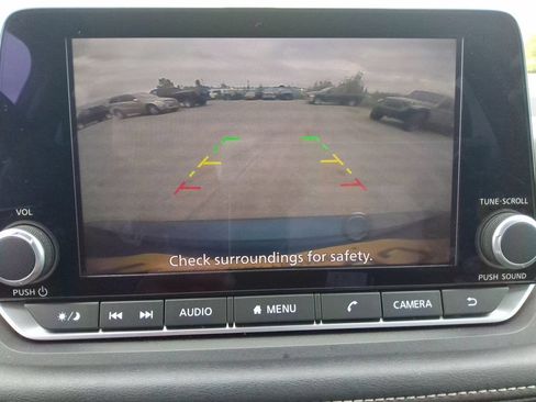 Used 2024 Nissan Rogue SV AWD/4WD image 16