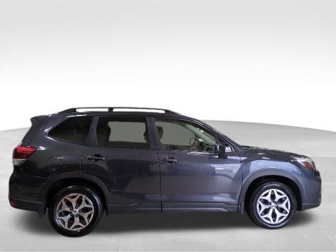 Used 2019 Subaru Forester Premium w/ All-Weather Package AWD/4WD image 31