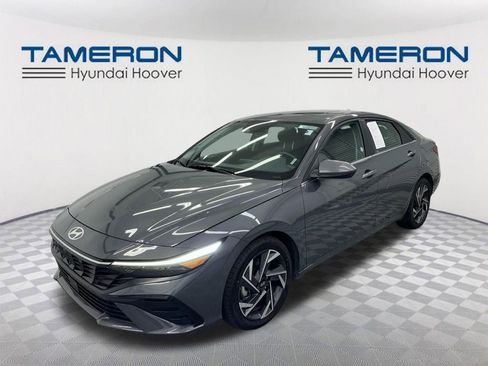 Used 2025 Hyundai Elantra SEL FWD image 1