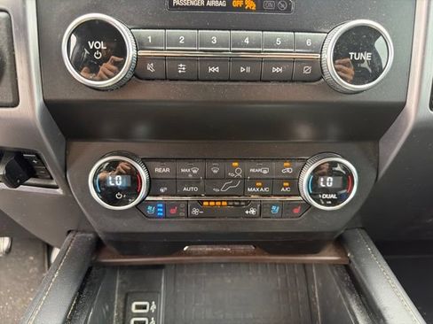 Used 2019 Ford Expedition Platinum AWD/4WD image 29