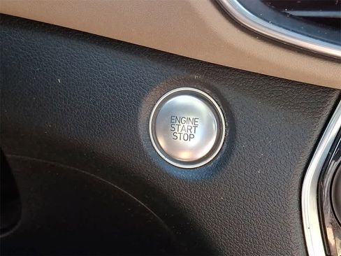 Used 2020 Hyundai Santa Fe Limited image 23