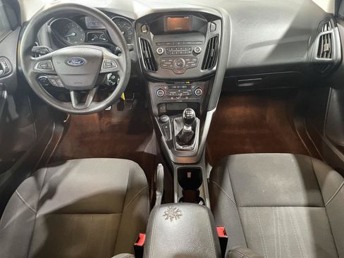 Used 2018 Ford Focus SE FWD image 14