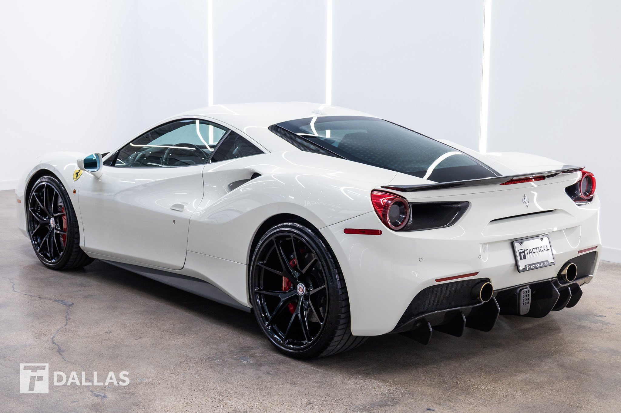 Used 2017 Ferrari 488 GTB RWD image 8