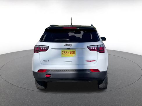 Used 2025 Jeep Compass Trailhawk image 12