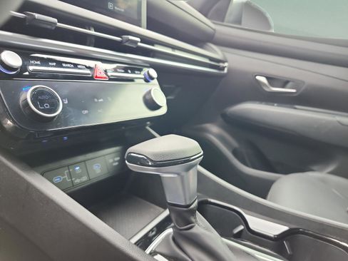 Certified 2025 Hyundai Santa Cruz SEL FWD image 14