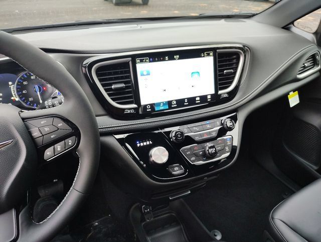 New 2026 Chrysler Pacifica Select w/ S Appearance Package FWD image 18