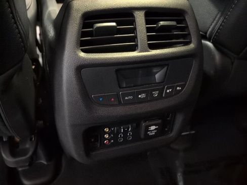 Used 2017 Honda Pilot Touring image 33